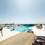 Malaga Urban Sky 3 Bed Apartment 22K