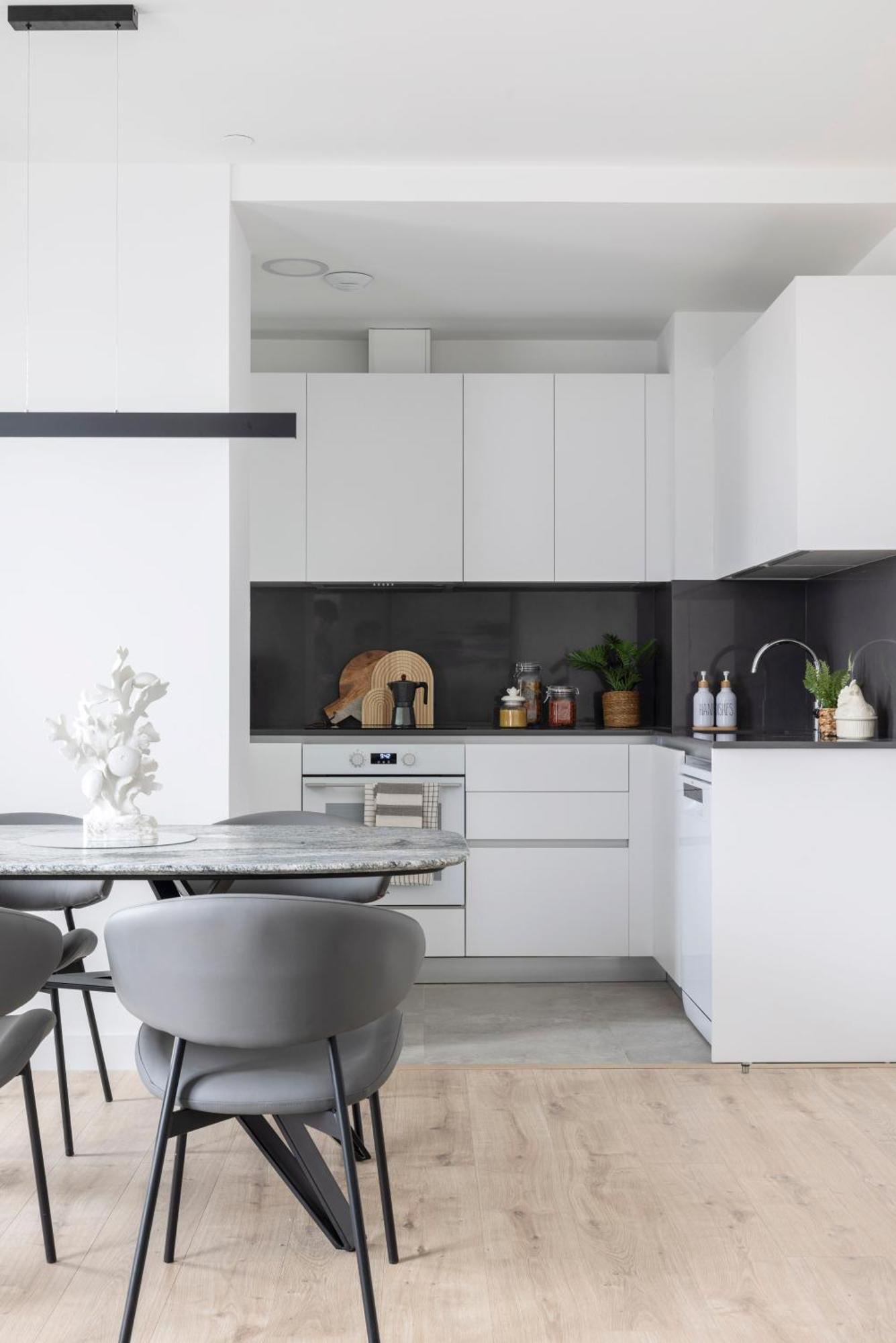 Apartment Urban Sky 3 Bed 22k